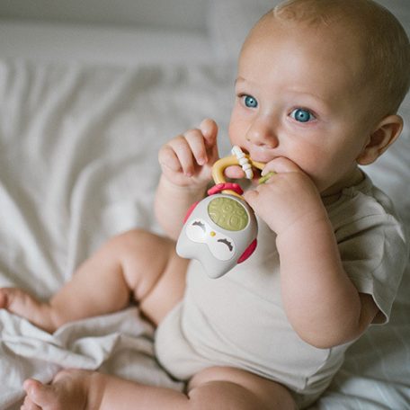 BabyOno csörgő rágóka fogzáshoz 3hó+ bagoly (1588)