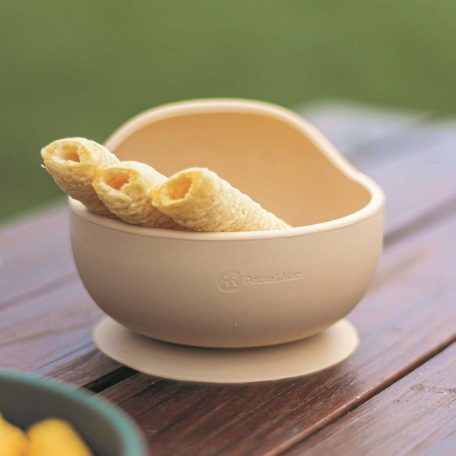 PETITE&MARS Szilikon tál tapadókoronggal TAKE&MATCH Desert Sand 6m+