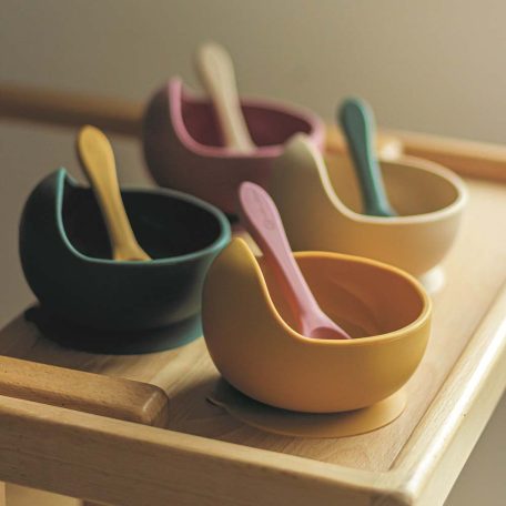 PETITE&MARS Szilikon tál tapadókoronggal TAKE&MATCH Desert Sand 6m+