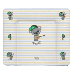   Babastar puha pelenkázó lap 75*72 cm - Szürke koala gitárral 