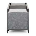 PETITE&MARS Nyja 1 szintes utazóágy - Urban Jungle Charcoal