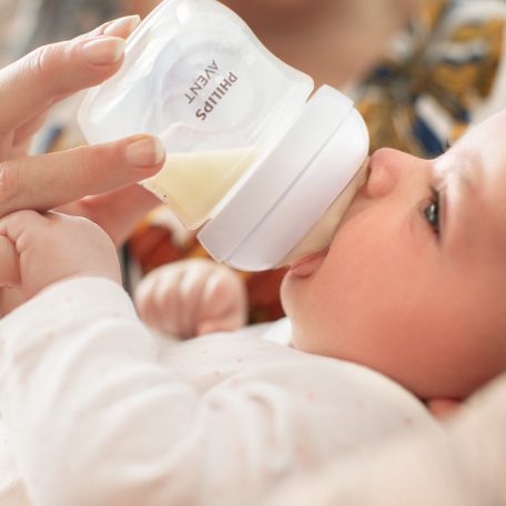 Philips AVENT SCY900/01 Natural Response cumisüveg 125 ml, 0hó+
